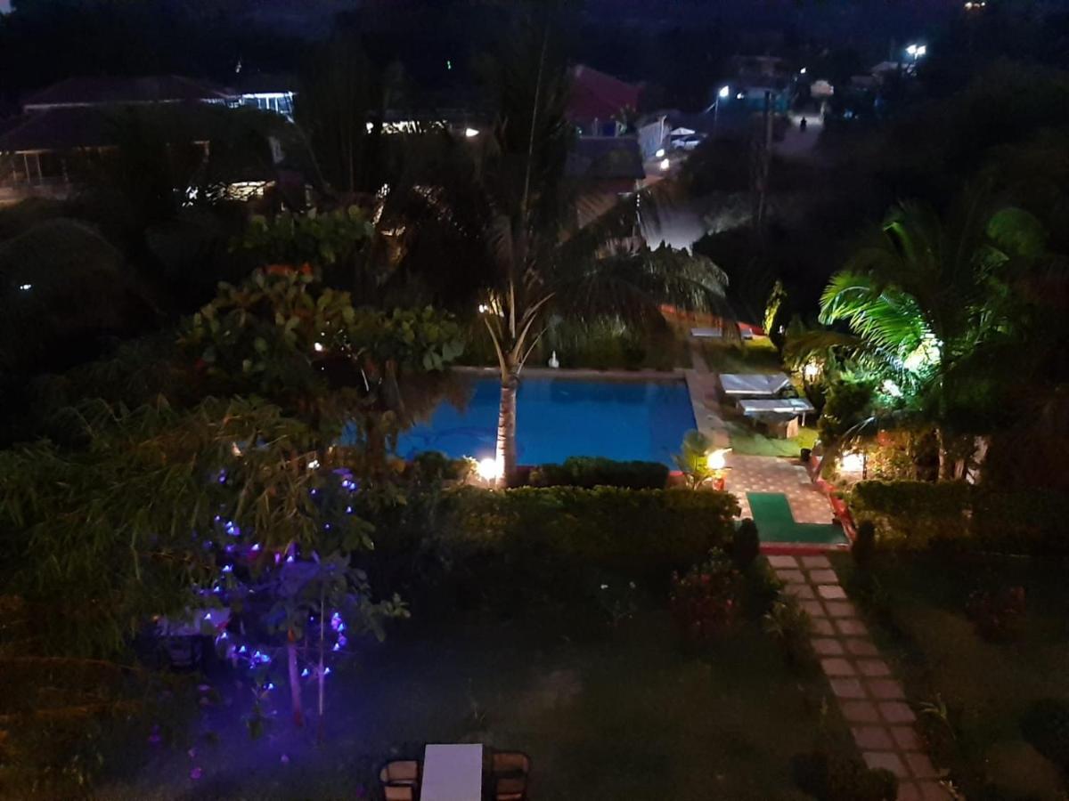 La Papa Resort Morjim Exteriör bild