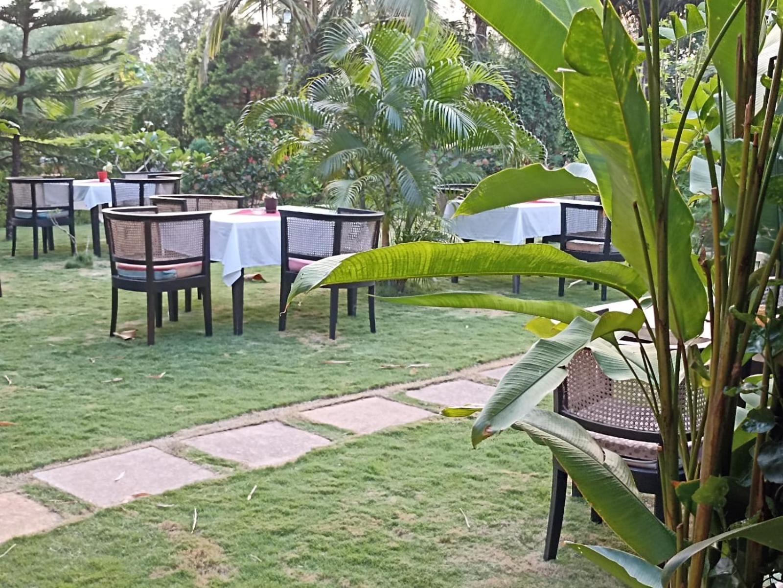 La Papa Resort Morjim Exteriör bild