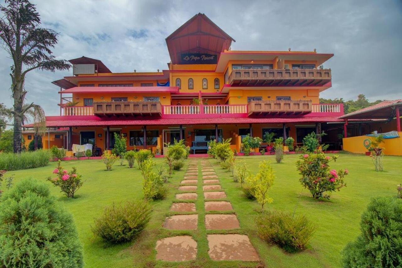 La Papa Resort Morjim Exteriör bild